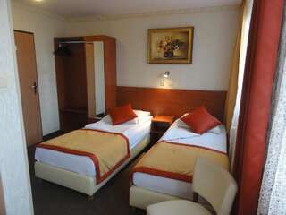 Отель Hotel Pomorski Быдгощ Двухместный номер с 2 отдельными кроватями-3